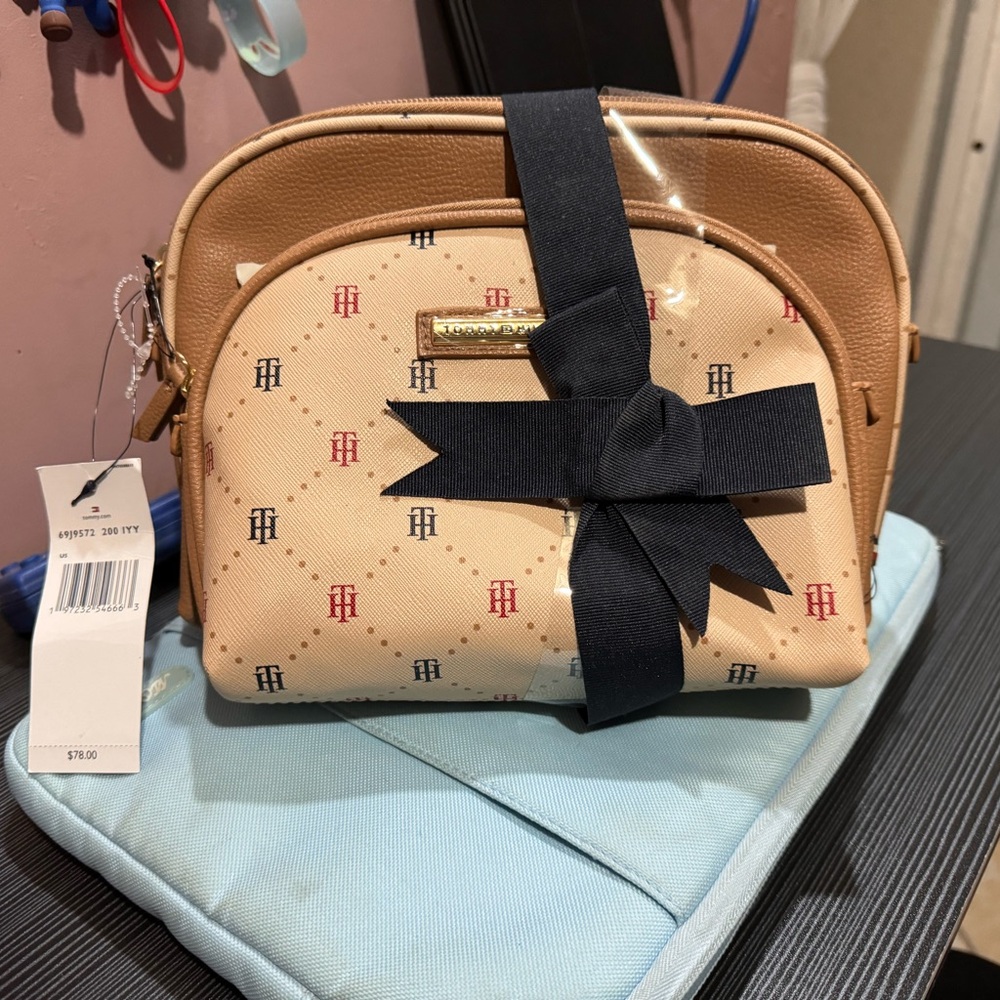 Tommy Hilfiger Makeup Bag set